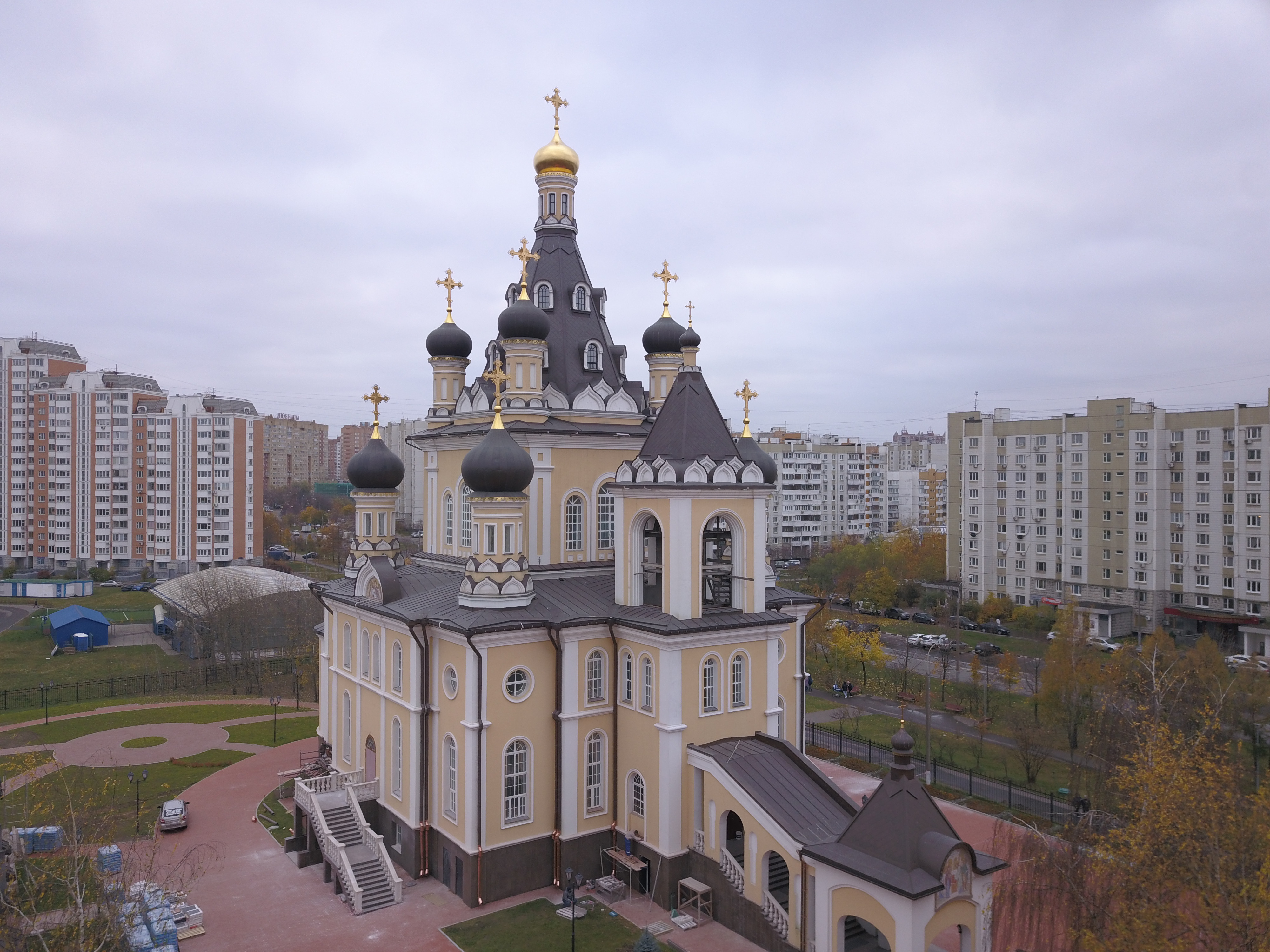 Иоанна Кронштадтского праведного и Сретения Господня храмы в Жулебине